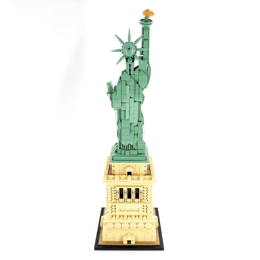LEGO ARCHITECTURE: Statue of Liberty (21042) Complete w/ Instruction Manual